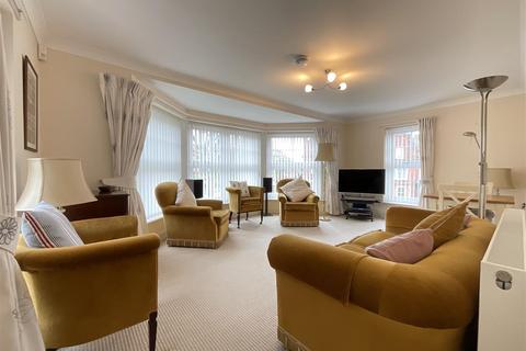 2 bedroom flat for sale, Belvedere Road, Scarborough