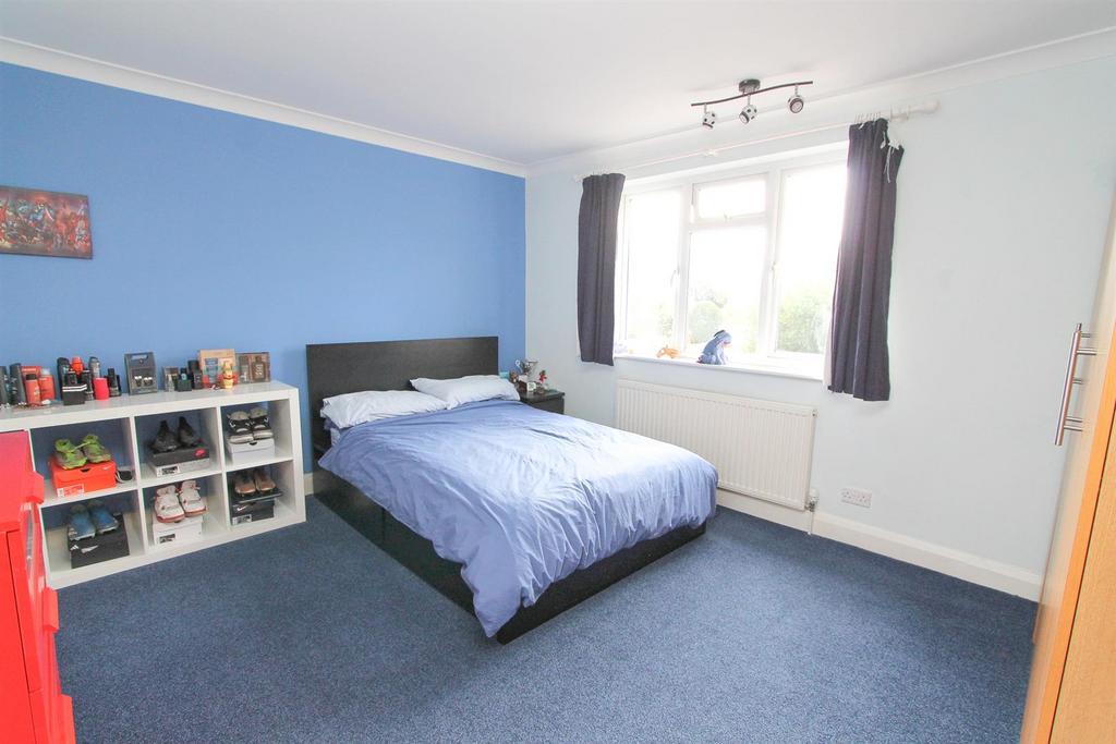Bed 3.jpg