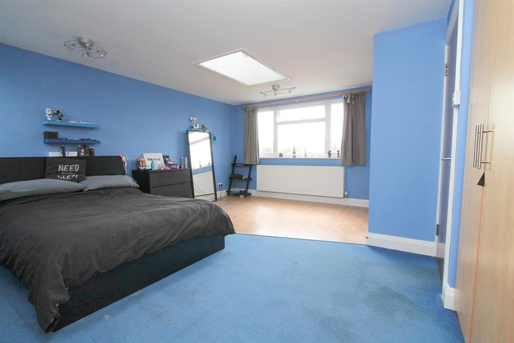 Bed 1.jpg