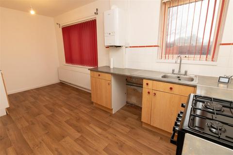 2 bedroom house to rent, Farnon Road, Coxlodge, Newcastle Upon Tyne