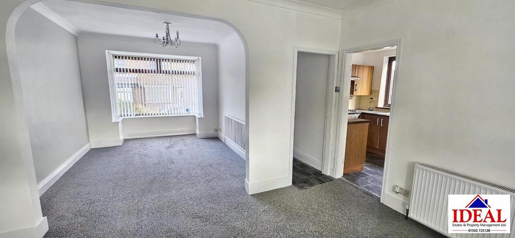 Lounge kitchen.jpg