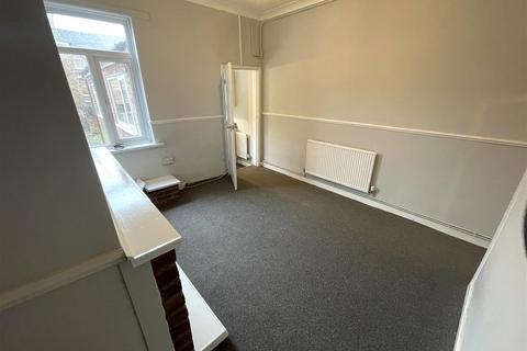 2 bedroom house to rent, Lewis Street, Stoke-On-Trent ST4