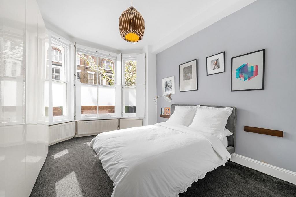 Bedroom 1.jpg