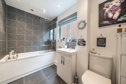 49 Coe Avenue, London, SE25 5HW