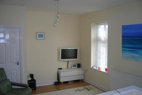 2 bedroom flat for sale, Farnley Road, London