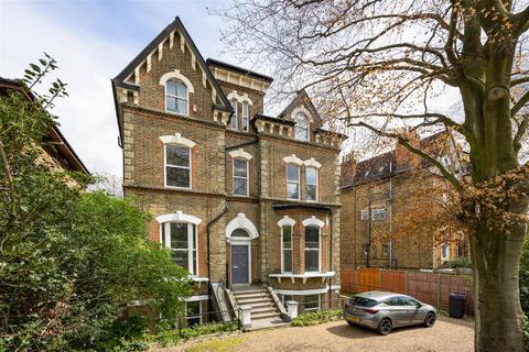 1 bedroom flat for sale, Warminster Road, London