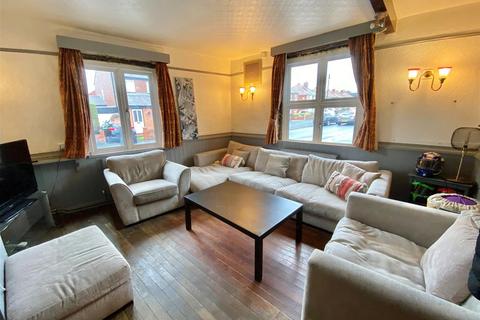4 bedroom house for sale, Black Road, Macclesfield