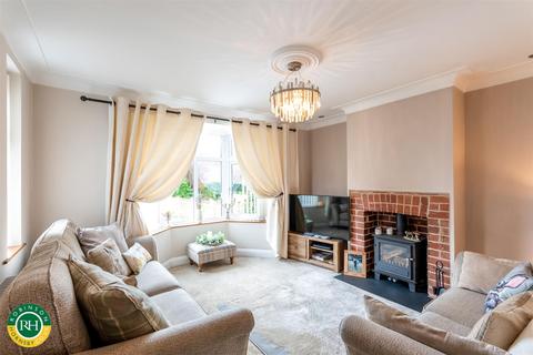 3 bedroom semi-detached house for sale, Park Drive, Sprotbrough