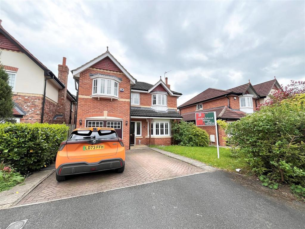 Glenville Close, Cheadle Hulme, Cheshire 4 bed house to rent £2,300