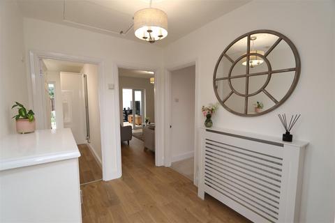 2 bedroom detached bungalow for sale, Woodland Avenue, Hutton, Brentwood