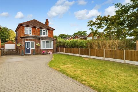 3 bedroom detached house for sale, Newark Road, North Hykeham, Lincoln