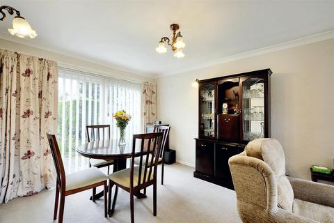 3 bedroom detached house for sale, Oakdale Drive, Chilwell, Beeston, Nottingham