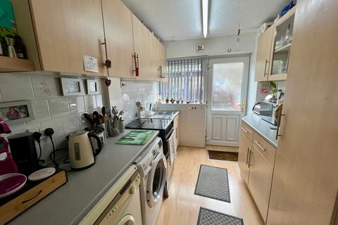 3 bedroom semi-detached house for sale, Nab Wood Road, Shipley BD18