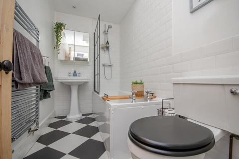 25 Magdalene Place, Bristol, BS2 9RJ
