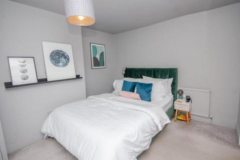 25 Magdalene Place, Bristol, BS2 9RJ
