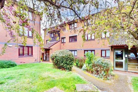 2 bedroom flat for sale, Capstan Close, Chadwell Heath, RM6