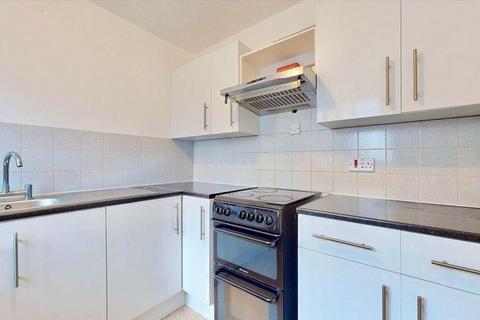 2 bedroom flat for sale, Capstan Close, Chadwell Heath, RM6