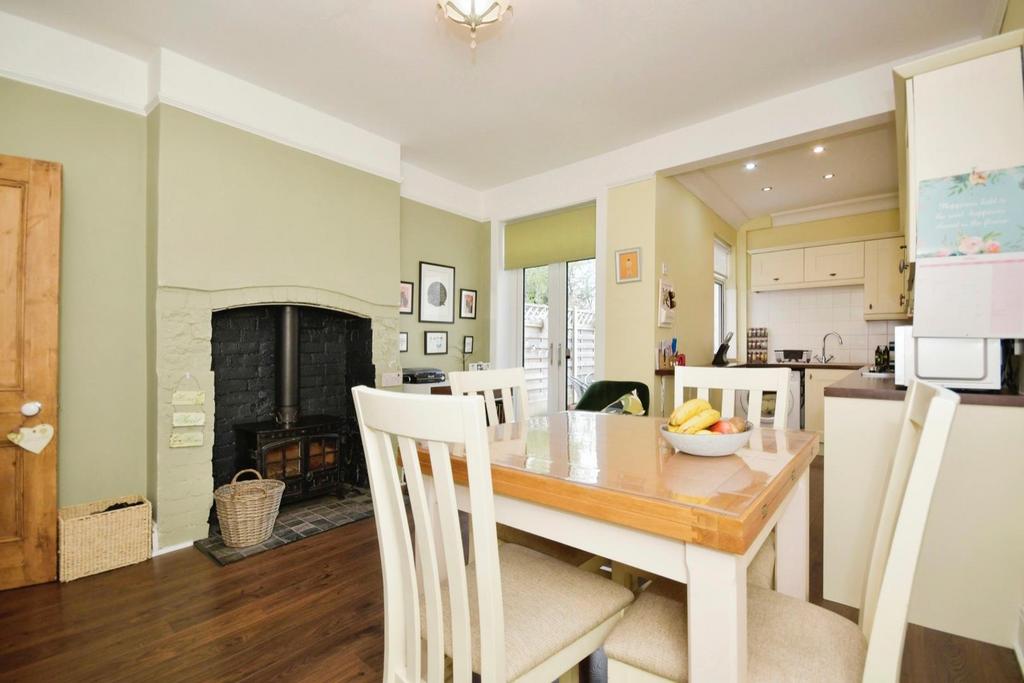 Dining kitchen