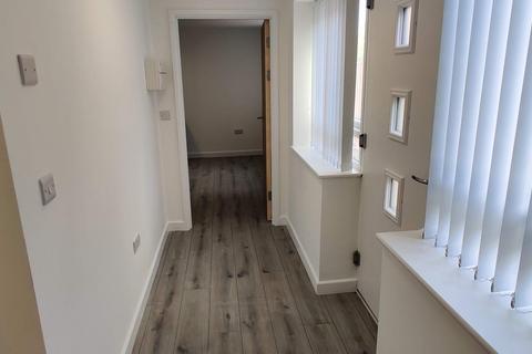 2 bedroom flat to rent, Cowley Road, Oxford, OX41UQ