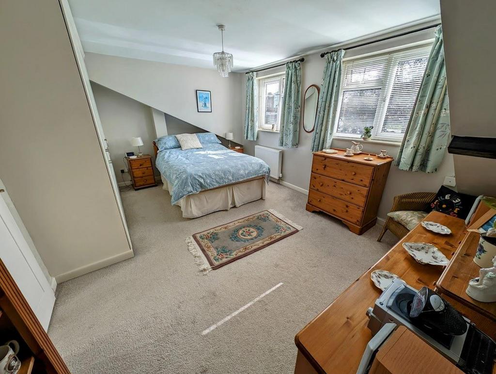 Bed 1.jpg