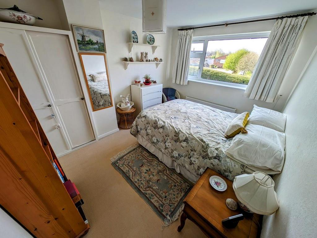 Bed 2.jpg