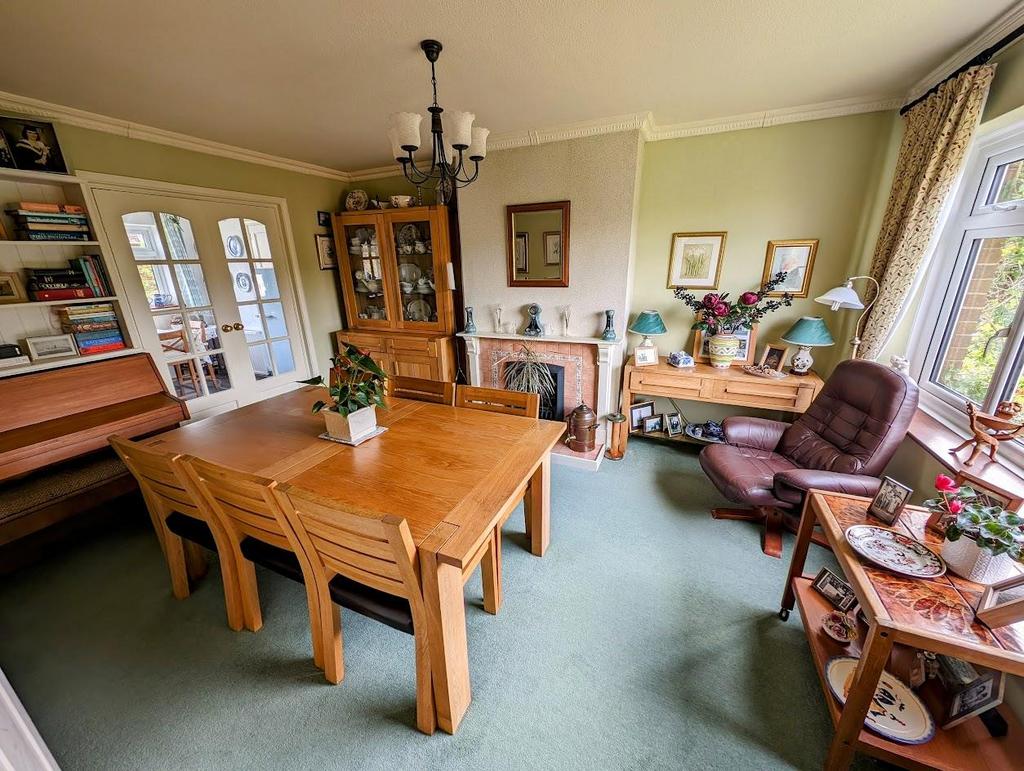 Dining room.jpg