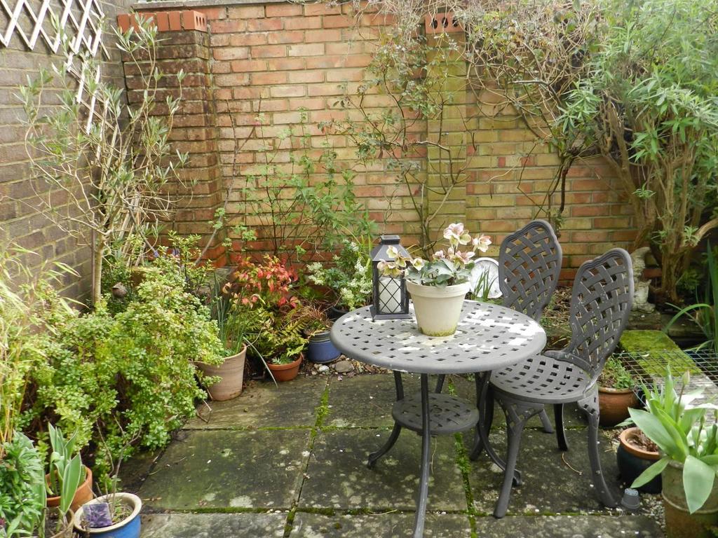 Patio 1.JPG
