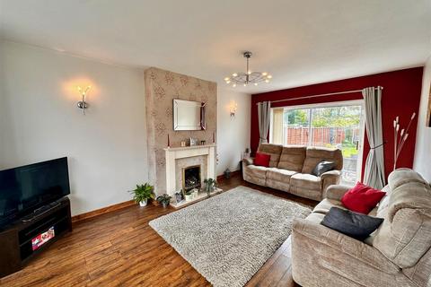 177 Castlecroft Road, Castlecroft, Wolverhampton, WV3 8LX