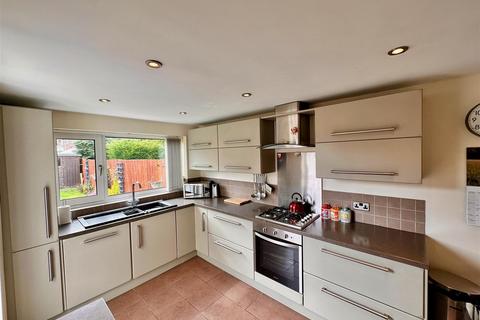 177 Castlecroft Road, Castlecroft, Wolverhampton, WV3 8LX