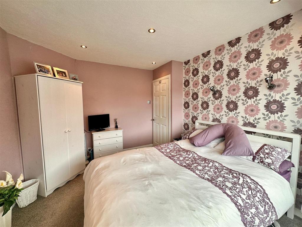 Principal bedroom