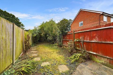 2 bedroom terraced house for sale, Columbia Avenue, Ruislip HA4