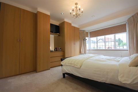 114 Evelyn Avenue, Ruislip, HA4 8AQ