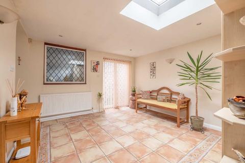 159 Farnham Lane, Slough, SL2 2EW