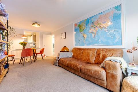 2 bedroom flat for sale, Surbiton Road, Kingston Upon Thames