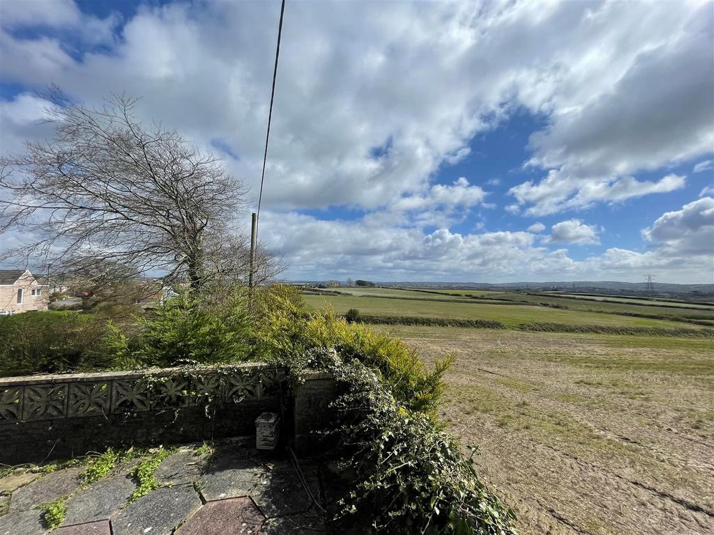 Penllwyngwyn Road, Bryn, Llanelli 3 bed detached bungalow - £280,000