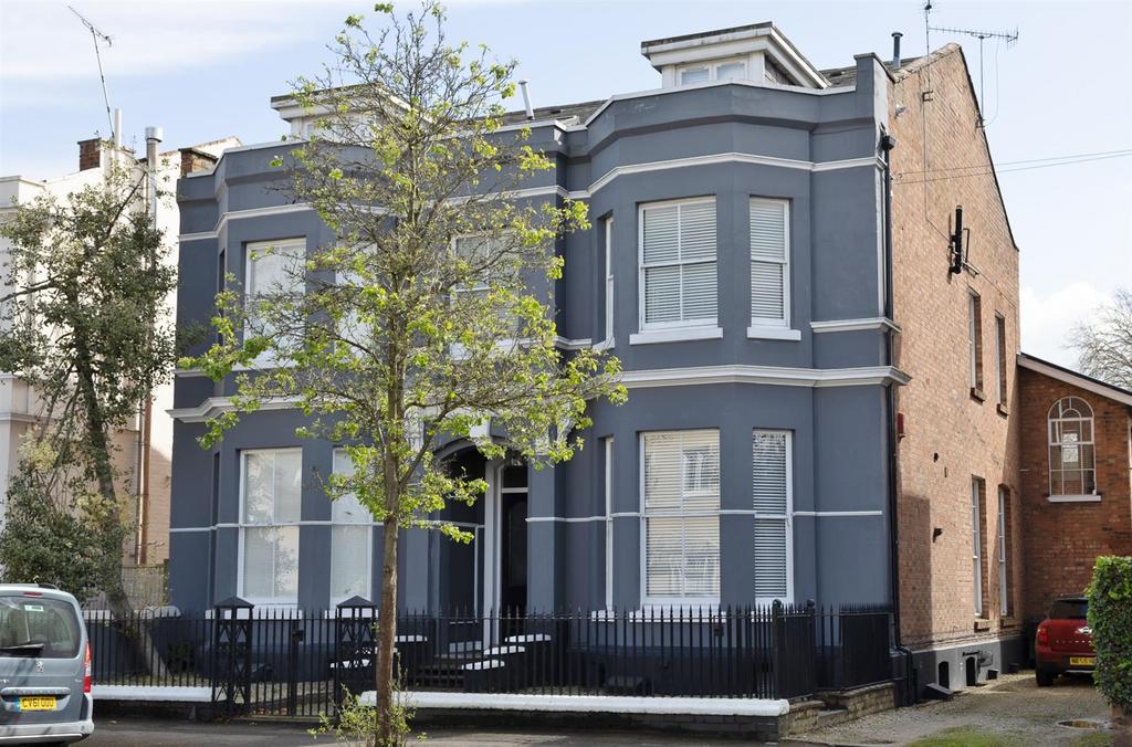 Leam Terrace, Leamington Spa 2 bed apartment for sale £465,000