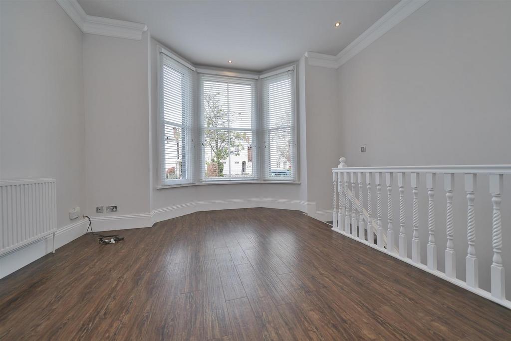 Leam Terrace, Leamington Spa 2 bed apartment for sale £465,000