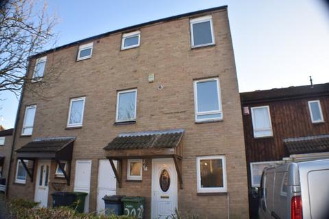 4 bedroom terraced house to rent, Marsham, Orton Goldhay, Peterborough, PE2 5RL