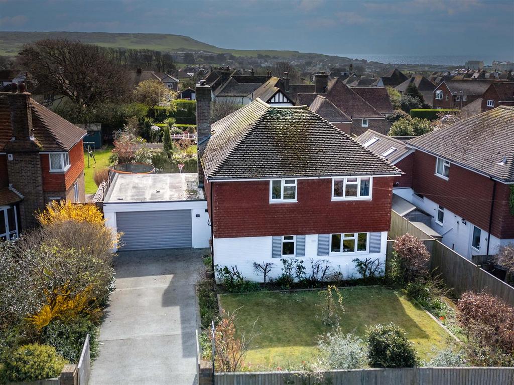 Hartfield Road, Seaford 3 bed detached house for sale £575,000