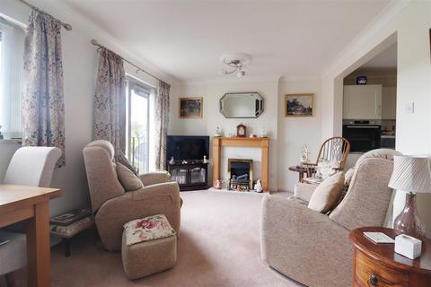 2 bedroom retirement property for sale, Orchard Court, Stonehouse