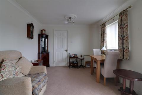 2 bedroom retirement property for sale, Orchard Court, Stonehouse