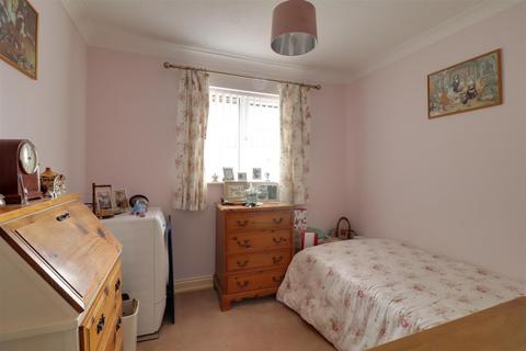 2 bedroom retirement property for sale, Orchard Court, Stonehouse