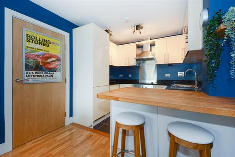 1 bedroom flat to rent, Cheshire Street, London