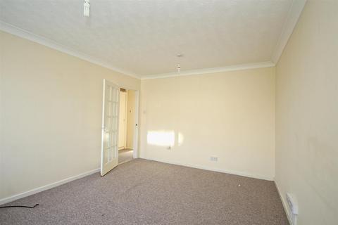 1 bedroom flat for sale, Creyke Close, Cottingham