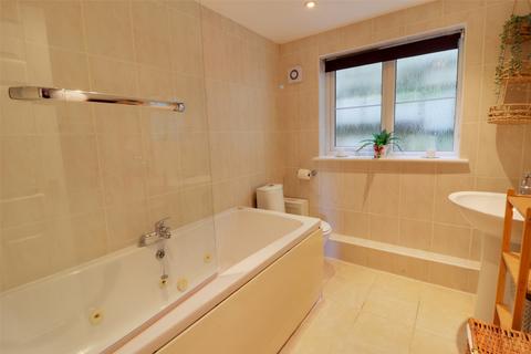Flat 3, Arron Court Foreland View, Ilfracombe, EX34 8BP