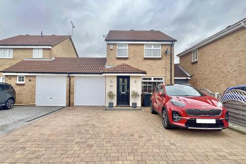 3 bedroom link detached house for sale, Rembrandt Grove, Springfield, Chelmsford