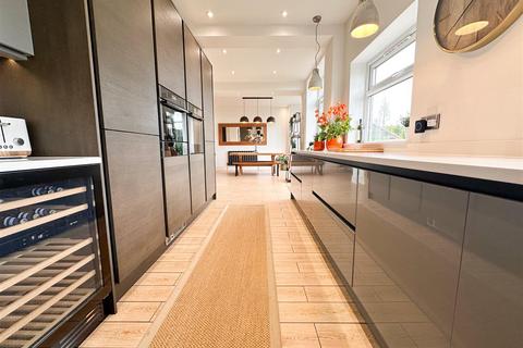 248 Bradway Road, Sheffield, S17 4PE