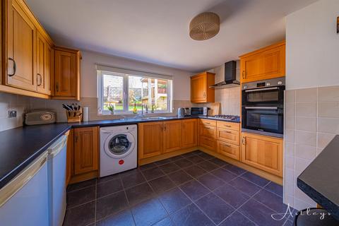 3 bedroom detached house for sale, Larkspur Close, Bryncoch, Neath