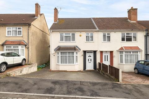 3 bedroom end of terrace house for sale, Kennard Rise, Kingswood