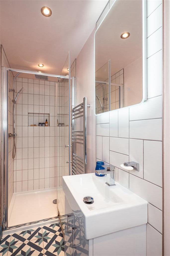 En Suite Shower Room
